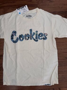 Men Cream Graphic Logo T‑Shirt